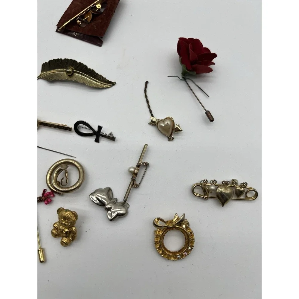 Vintage Estate Jewelry  Mix Rhinestone Costume Sign untested Brooches & Hat Pins